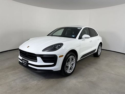 Certified 2023 Porsche Macan AWD/4WD image 1