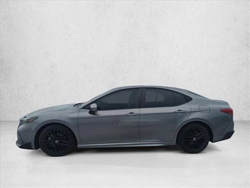 Used 2025 Toyota Camry SE w/ Convenience Package FWD image 4