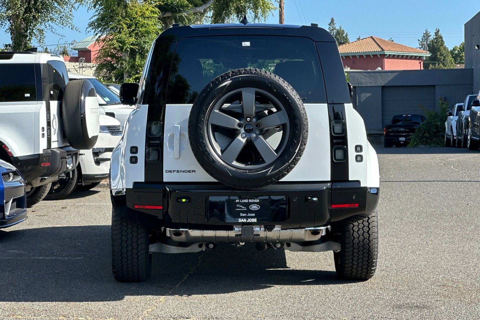 New 2026 Land Rover Defender 110 X-Dynamic SE AWD/4WD image 11