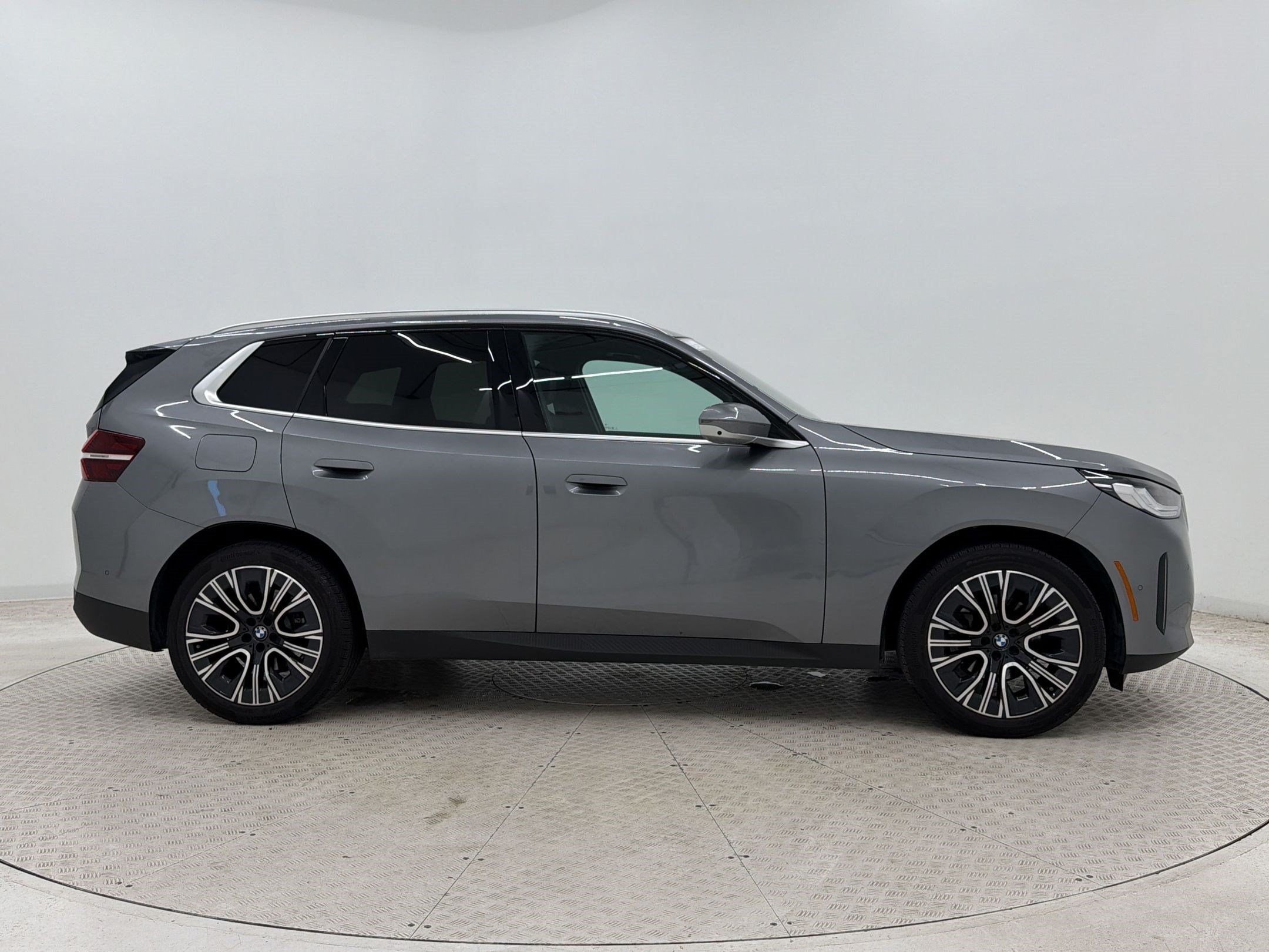 Used 2025 BMW X3 xDrive30i w/ Premium Package AWD/4WD image 8