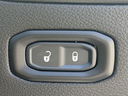 Used 2021 Jeep Wrangler Unlimited Rubicon AWD/4WD image 31
