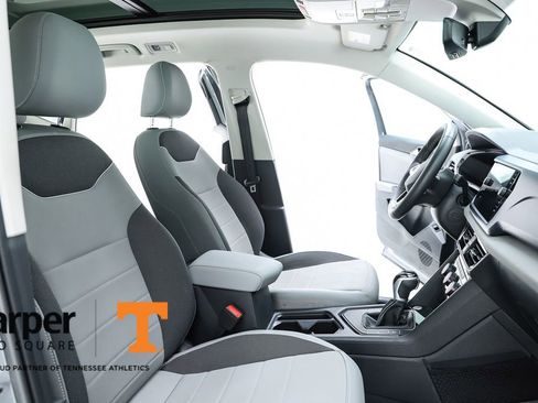 Used 2023 Volkswagen Taos SE w/ Panoramic Sunroof Package FWD image 35