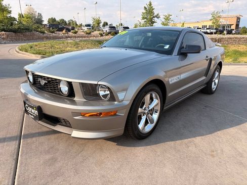 Used 2009 Ford Mustang GT RWD image 3
