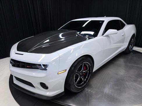 Used 2013 Chevrolet Camaro SS w/ SS Performance Package RWD image 42