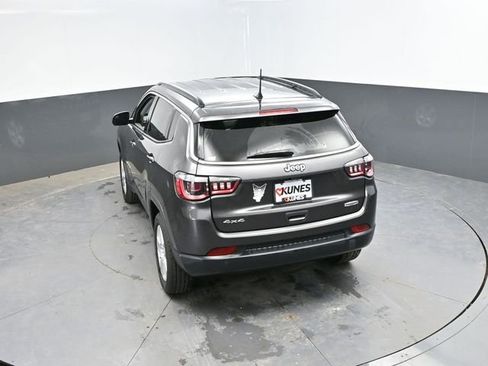 Used 2022 Jeep Compass Latitude AWD/4WD image 42
