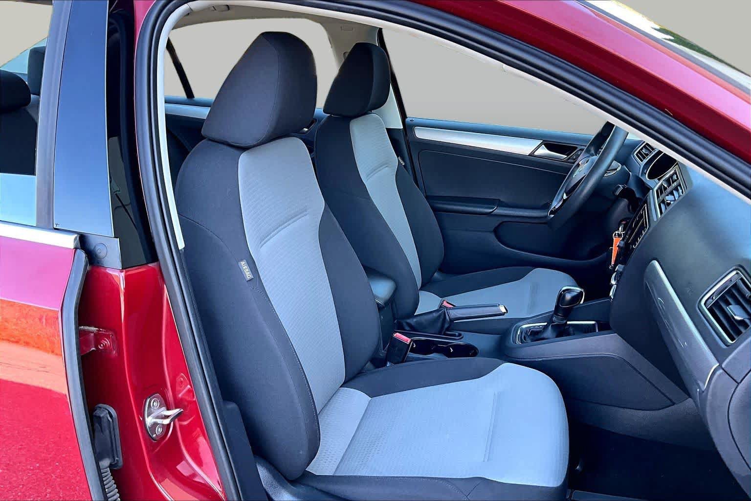 Used 2017 Volkswagen Jetta S FWD image 8
