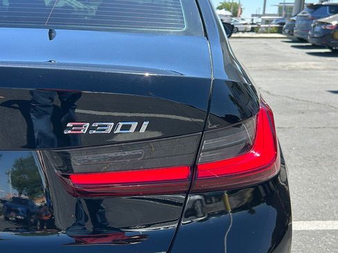 Used 2022 BMW 330i Sedan w/ Convenience Package RWD image 15