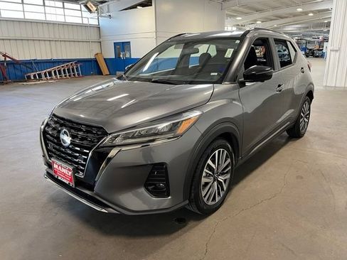 Used 2024 Nissan Kicks SR FWD image 7