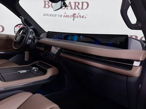 New 2026 Lincoln Navigator L Black Label AWD/4WD image 33