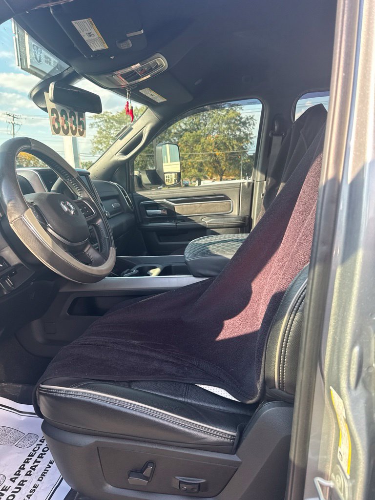 Used 2022 RAM 3500 Laramie w/ Night Edition AWD/4WD image 4