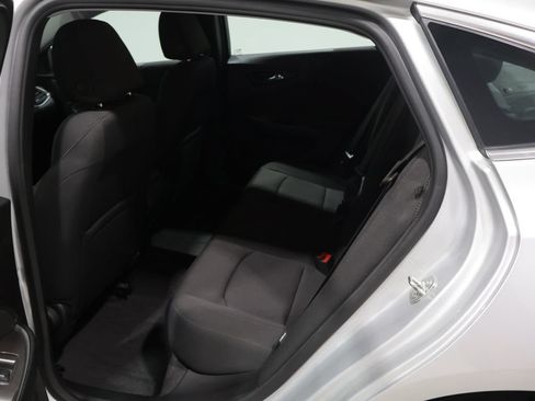Used 2021 Chevrolet Malibu LS FWD image 17