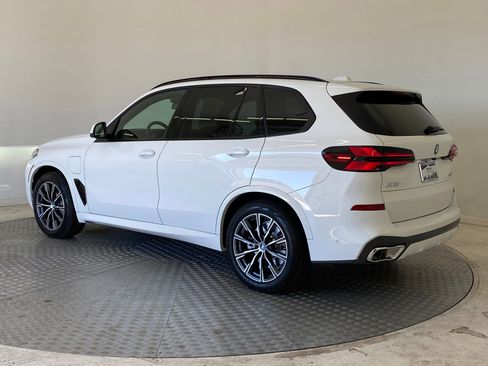 Certified 2025 BMW X5 xDrive50e w/ M Sport Package image 3