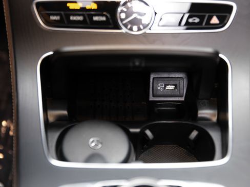 Used 2018 Mercedes-Benz E 300 4MATIC w/ Premium 1 Package image 95