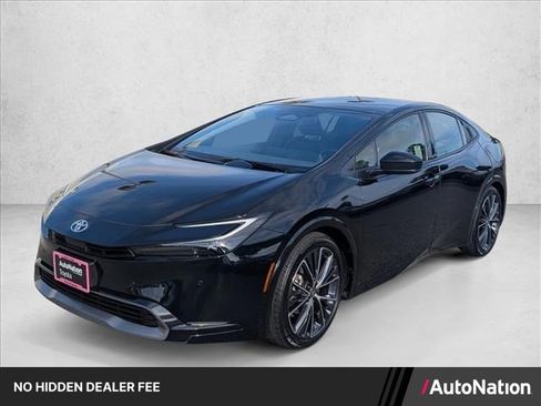Certified 2025 Toyota Prius XLE FWD image 1