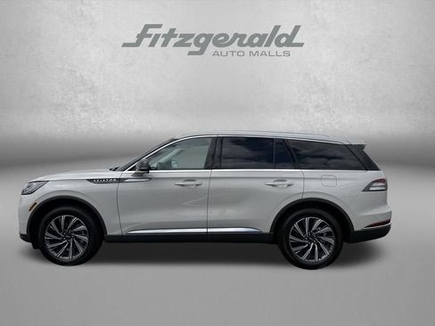 Used 2025 Lincoln Aviator AWD w/ Equipment Group 101A image 9