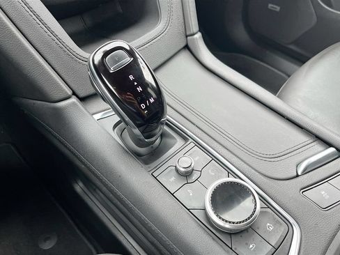 Used 2025 Cadillac XT6 Luxury FWD image 16