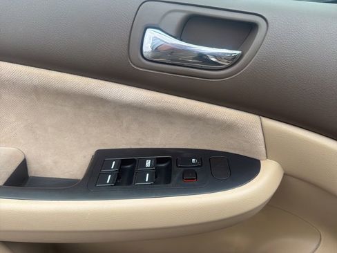 Used 2007 Honda Accord VP image 12