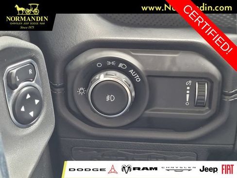 Certified 2025 Jeep Wrangler Unlimited Rubicon w/ Convenience Group AWD/4WD image 14