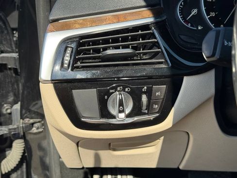Used 2019 BMW 530i RWD image 18