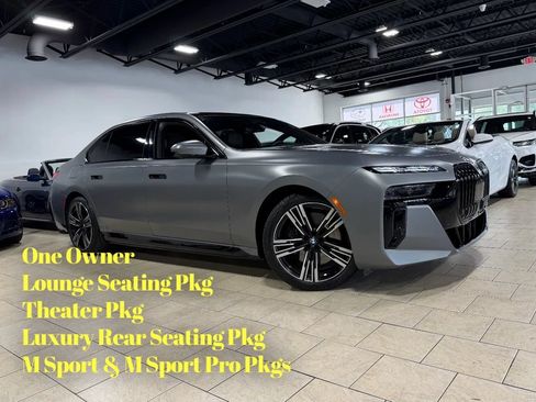 Used 2023 BMW i7 xDrive60 AWD/4WD image 1