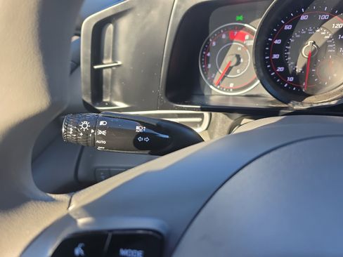 Used 2022 Hyundai Elantra SEL image 30