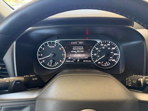 Used 2025 Nissan Rogue SV AWD/4WD image 42