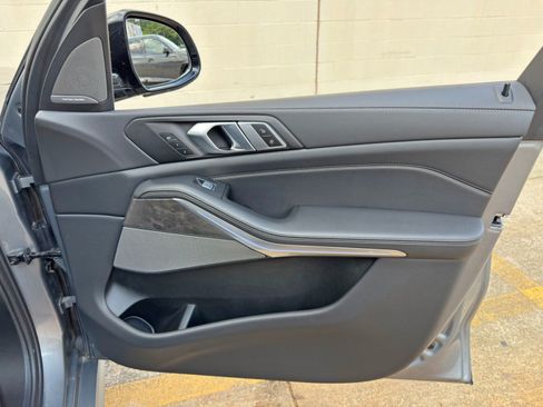 Used 2023 BMW X7 xDrive40i w/ M Sport Package AWD/4WD image 50