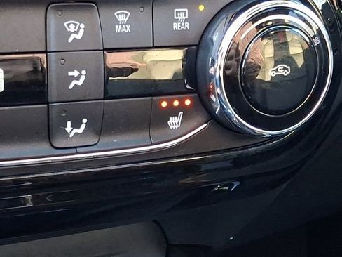 Used 2024 Chevrolet Trax RS w/ Sunroof Package image 25