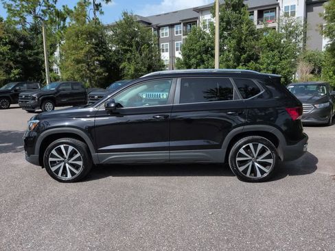Used 2024 Volkswagen Taos SE FWD image 3