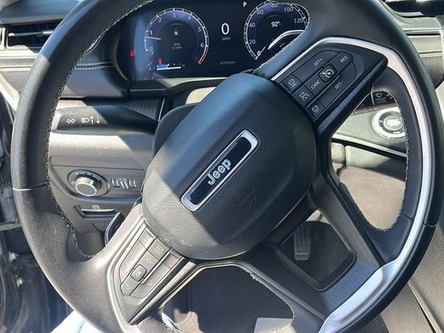 Used 2023 Jeep Grand Cherokee L Laredo AWD/4WD image 12