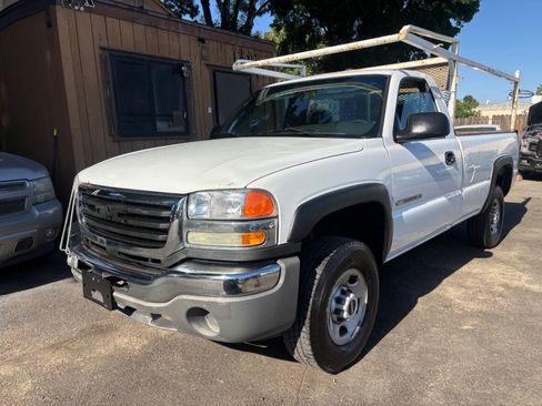 Used 2006 GMC Sierra 2500 W/T RWD image 1