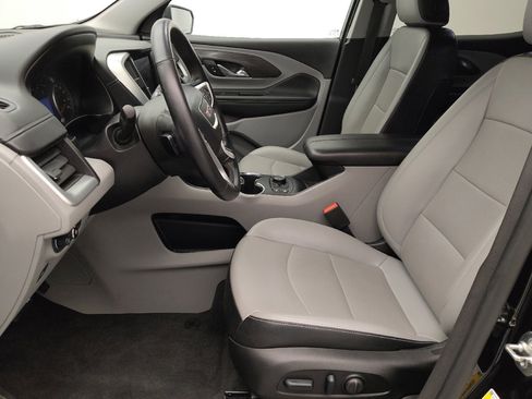 Used 2024 GMC Terrain SLT image 17