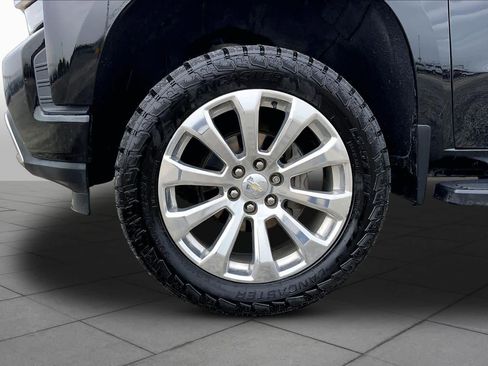 Used 2019 Chevrolet Silverado 1500 High Country w/ Technology Package image 11