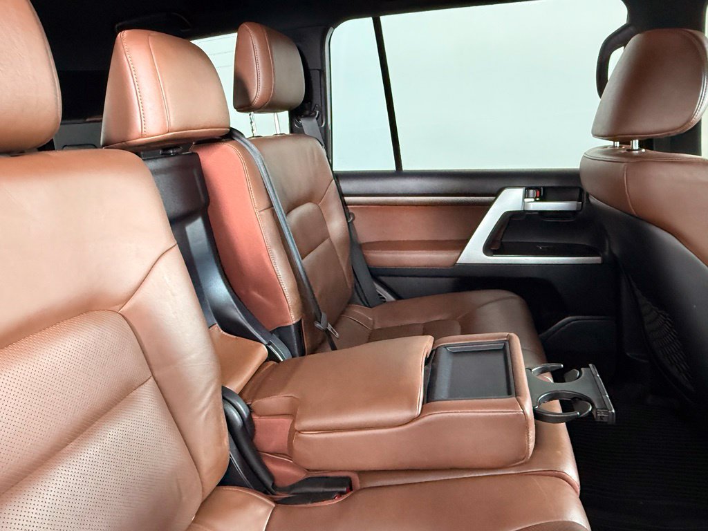 Used 2020 Toyota Land Cruiser w/ Four Season Floor Mat Package AWD/4WD image 23