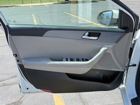 Used 2017 Hyundai Sonata SE FWD image 9