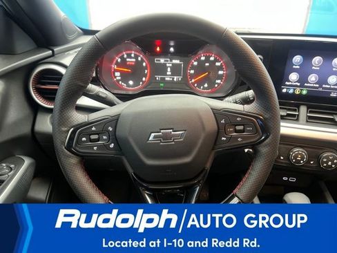 Used 2025 Chevrolet Trax RS image 17