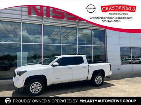 Used 2024 Toyota Tacoma SR5 AWD/4WD image 1