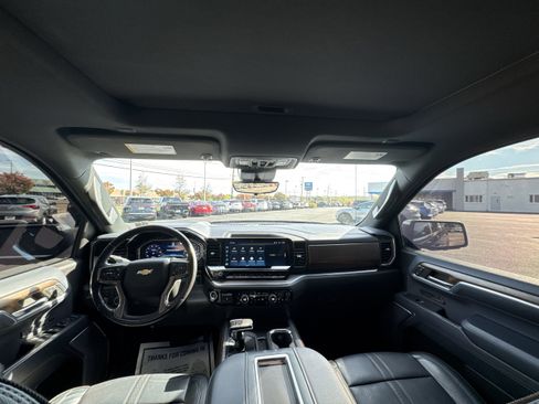 Used 2022 Chevrolet Silverado 1500 High Country w/ High Country Premium Package image 21