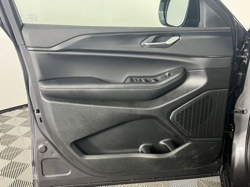 New 2025 Jeep Grand Cherokee Laredo image 21