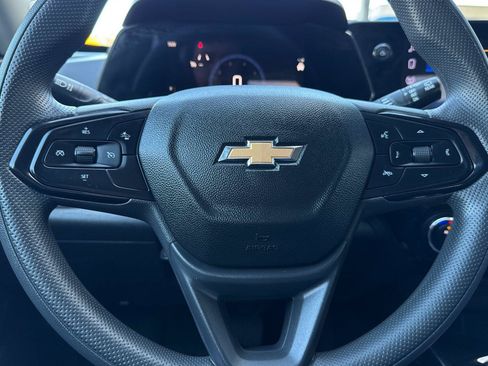 Used 2025 Chevrolet Trax LT FWD image 26