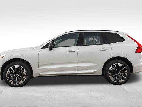 Used 2026 Volvo XC60 B5 Plus w/ Climate Package PRO AWD/4WD image 9