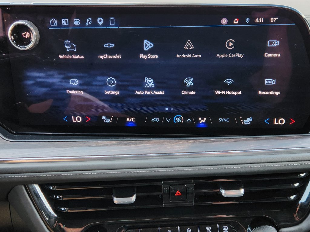 Used 2025 Chevrolet Suburban Z71 AWD/4WD image 18