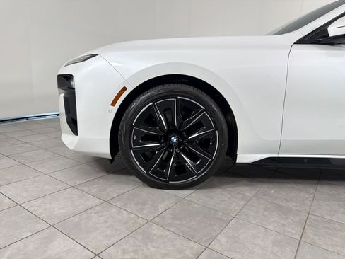 Certified 2025 BMW 760i xDrive AWD/4WD image 11
