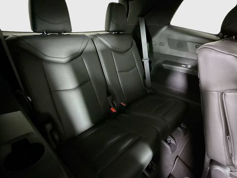Used 2025 Cadillac XT6 Luxury FWD image 29