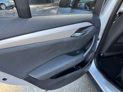 Used 2015 BMW X1 sDrive28i image 9