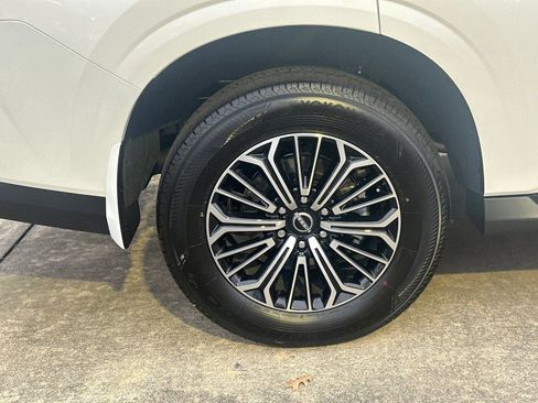 New 2026 Nissan Armada SL w/ Captain's Chari Seat Package image 17