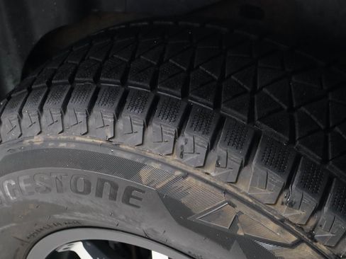 Used 2011 Chevrolet Suburban LT image 18