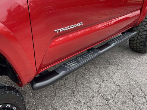 Used 2021 Toyota Tacoma Limited image 30