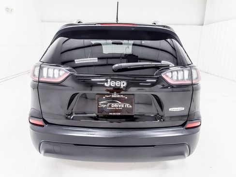 Used 2020 Jeep Cherokee Latitude FWD image 7