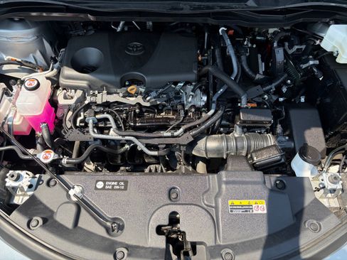 Used 2025 Toyota Sienna XLE FWD image 32